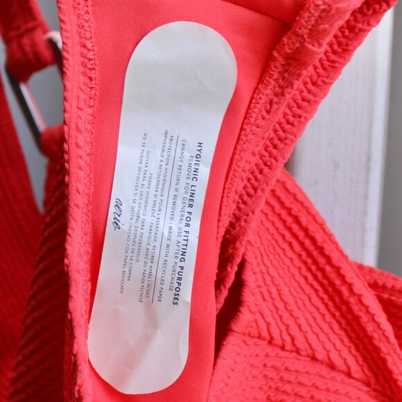 Aerie Resort Red Crinkle Birthday Scoop Cheekiest One Piece Swimsuit Size Medium - Picture 5 of 9